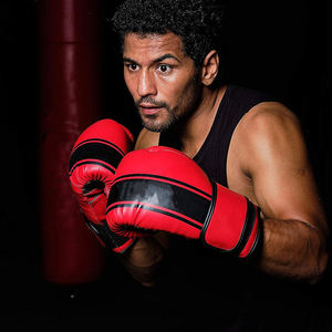 Guantes de Boxeo de Lujo Hechos a Medida con Cordones y Cuero Vacuno Profesional, con Detalles en Dorado para MMA y Boxeo - Product Image 5