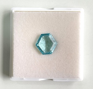 Piedra de Aguamarina Azul Natural de 24.16 Quilates con Corte Hexagonal para la Elaboración de Joyería Fina - Product Image 2