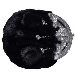 Kilt escocés de piel de conejo negro con cantle con detalles de cardo y tres borlas - Product Image 4