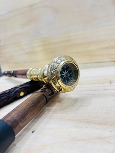 Bastón de Estilo Victoriano Náutico con Punta de Latón, Mango de Madera de Palisandro Marrón, Multifuncional, Pulido, Plegable en Tres Partes, Elegante - Product Image 4