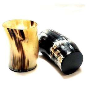Chope à bière viking noire faite à la main en véritable corne, idéale pour la restauration et les bars, parfaite pour la rentrée scolaire - Product Image 1