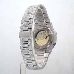 นาฬิกาฮิปฮอป Golden Eclipse Iced Diamond Square Luxury Limited Edition สีเหลืองไล่เฉด ประดับเพชรเต็มเรือน สายสแตนเลสสตีล - Product Image 3