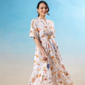 Vestido Midi con Estampado Floral Blanco, Cuello en V, Manga Tres Cuartos, Detalle de Cinturón, Cintura Natural, Tela Georgette Ecológica - Product Image 1