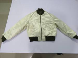 Chaqueta Bomber Unisex de Satén Verde Salvia Claro con Ribete Negro en Contraste, Chaqueta Impermeable para Hombre de Alta Calidad - Product Image 3