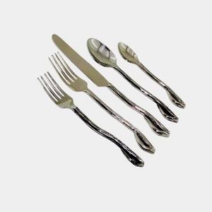 Ensemble de couverts de haute qualité finis en or, parfait pour les services de traiteur de luxe, les mariages, les banquets et les tables d'événements. Ensembles de couverts en provenance d'Inde. - Product Image 6