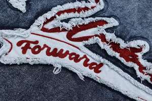 Sweat-shirts en coton 100 % de qualité supérieure avec patch brodé sur le devant et capuche boutonnée, effet délavé et denim. - Product Image 6