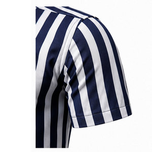 Camisa elegante para hombre con estampado geométrico moderno, material suave y calidad de impresión duradera. - Product Image 4
