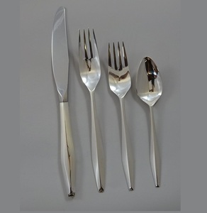 Cucharas de Servir en Forma de Hoja de Metal Color Oro Rosa Mate, Juego de Vajilla Elegante - Product Image 4