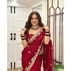 Sari en Georgette fantaisie avec broderie au fil et blouse non cousue, couleur bordeaux - Product Image 3