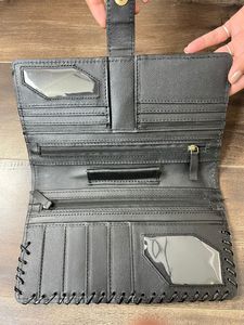 Cartera Larga de Cuero Vacuno con Pelo, Estilo Vintage Occidental para Mujer, con Diseño Floral en Cuero Repujado a Mano, Cartera de Cuero Hecha a Mano - Product Image 6