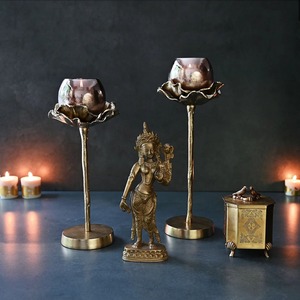 Paire de bougeoirs en verre floral sur support, en métal doré antique, style rustique campagnard, centre de table pour décoration de mariage - Product Image 6