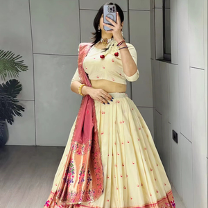 Lehenga Choli de Seda Paithani Premium con Dupatta con Tejido Zari - Product Image 1