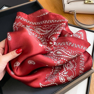 Écharpe en satin de soie pour femme, foulard, bandana, imprimé sur mesure motif cachemire rouge, doux, pour la tête - Product Image 6
