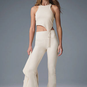 Débardeur sans manches pour femme à prix abordable, haut tricoté extensible sans couture à col rond pour l'entraînement régulier et l'été - Product Image 1