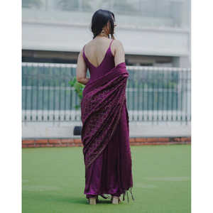 Conjunto de Traje de Satén Morado Malva - Talla XS - Product Image 3