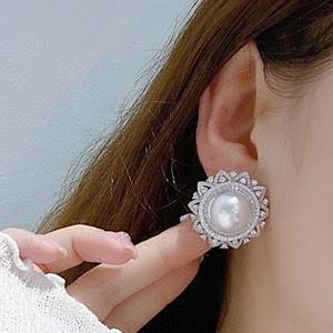 Boucles d'oreilles en perles d'Akoya d'eau douce rondes de 9 à 10 mm, sans défaut, miroir, lumière blanche froide, 18 carats, avec boîte cadeau - Product Image 4