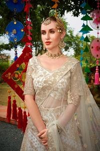 Colección Roop Bridal Couture Traje de novia pesado completo con impresionantes adornos de piedra Jarkhan Blusa detallada y Dupatta - Product Image 2