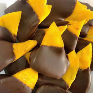 Mango Deshidratado Suave Cubierto de Chocolate Premium, Rodajas de Mango Sin Fibra con Capa de Chocolate Suave, Fabricante OEM, Mejor Precio - Product Image 1