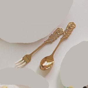 Argent miroir poli avec métal décoratif plaqué or grande plume poignée couteau cuillères et fourchette ensemble de couverts - Product Image 3