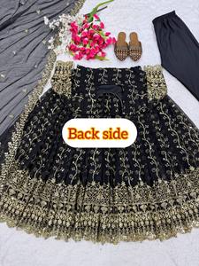 Ensemble de robe Anarkali en faux georgette de qualité supérieure pour femmes avec broderie de paillettes, pantalon Chudi et dupatta de créateur - Product Image 3