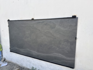 Revêtement mural en pierre naturelle flexible K Black, feuille mince en ardoise pour la décoration intérieure et extérieure - Product Image 5