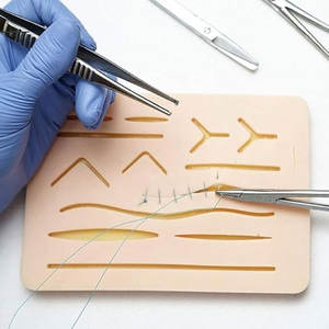 Kit complet de suture orthopédique pour étudiants en médecine vétérinaire, incluant un coussin en silicone réaliste et un manuel pour les hôpitaux - Product Image 2