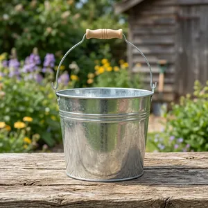 Seau en métal avec poignée en bois, robuste, multi-usages, pour le rangement, idéal pour la maison, le jardin, la cuisine, la salle de bain - Product Image 4