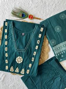 Elegante Conjunto Kurti de Algodón Puro Morphich con Dupatta de Algodón Mul con Estampado a Mano y Trabajo de Espejos Reales - Product Image 4