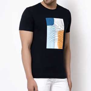 Camiseta Negra de Manga Corta para Hombre con Estampado Geométrico Abstracto, Cuello Redondo, Corte Regular Informal, Diseño Transpirable de Jersey de Algodón - Product Image 4