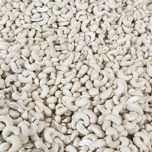 Factory Directly Cashew W320 Cashew Nuts Bulk Cashew Nuts With Custom Packaging From Santigo - Product Image 1
