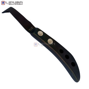 Cuchillo para Pezuñas LIPUMA Personalizado de 22.5cm con Hoja Recubierta de Plasma Negra, Mango Perforado, Afilado Quirúrgico, Reutilizable, para Cuidado Veterinario de Caballos y Ganado - Product Image 4