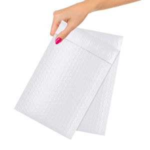 Sobres Acolchados de Plástico Blanco con Burbujas, 5 x 9 Pulgadas, Paquete de 25, Autosellables, Bolsas de Plástico con Amortiguación, Autoadhesivas - Product Image 1