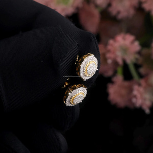 Pendientes de Plata 925 con Moissanita, Baño de Oro, Diseño de Racimo, Redondos 3D, Estilo Hip Hop, para Compromiso, Boda o Aniversario - Product Image 4