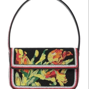 Sac de mariage personnalisé avec logo, couleur et taille sur mesure, orné de perles de verre, de perles de rocaille et d'impression typographique - Product Image 2