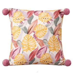 Housse de coussin de luxe à imprimé feuilles tropicales avec bords pompons faits à la main, décoration d'intérieur contemporaine, housse de coussin 100% lin - Product Image 1