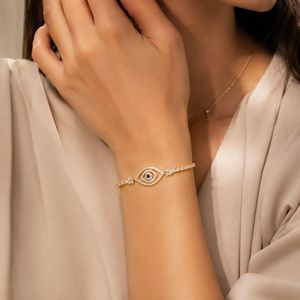 Pulsera con diseño de ojo y circonita cúbica brillante, cadena de tenis de latón para mujer, accesorios de joyería de lujo para fiestas - Product Image 5