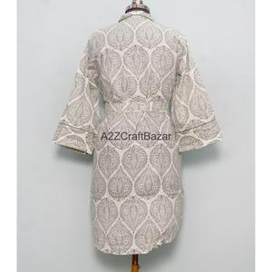 เดรสผ้าฝ้ายพิมพ์ลายดอกไม้สไตล์วินเทจ ความยาวปานกลาง เป็นมิตรกับสิ่งแวดล้อม สไตล์ฮิปฮอป ลายพิมพ์ใหม่ เสื้อเชิ้ตคอวีติดกระดุม ปรับได้ - Product Image 6