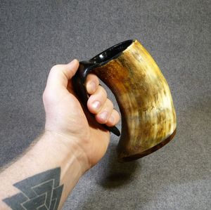 Mugs en corne majestueux, finis à la main, porte-boissons avec motifs distinctifs pour occasions spéciales - Product Image 5