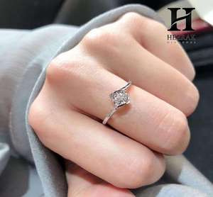 Bague de fiançailles solitaire personnalisée, diamant rond, sertissage à tension, diamant de laboratoire/naturel - Product Image 3