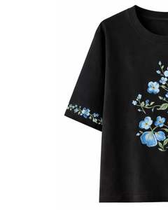 Camiseta Personalizada Negra con Estampado Floral para Mujer, Cuello Redondo, Algodón Suave, Manga Corta, Informal, Ligera, Cómoda y a la Moda - Product Image 3