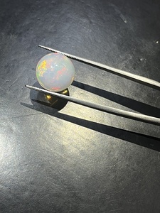 โอปอลเอธิโอเปียที่ไม่ได้รับการรักษาตามธรรมชาติทรงกลมคุณภาพสูง5.60 Cts อัญมณีหลวมกับการเล่นไฟหลายโดย Sadiya International - Product Image 2