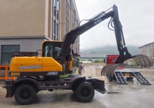 Chenilles jaunes d'occasion de qualité industrielle 3000 kg avec chenilles en acier et bras hydraulique robuste pour le défrichement de chantier - Product Image 3