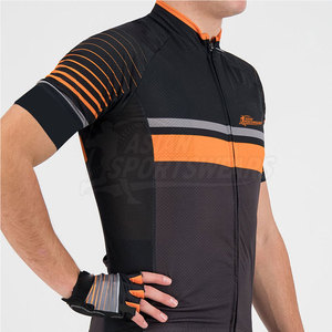 Vêtements de sport pour hommes, coupe flexible, séchage rapide, 100% polyester, maillot de cyclisme avec maille respirante pour l'entraînement à vélo en stock - Product Image 3
