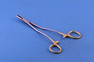 Portaagujas Bozemann 20-26cm de Acero Inoxidable MayoMed TC, Portaagujas de Inserción, Instrumentos Quirúrgicos con Certificación CE - Product Image 3