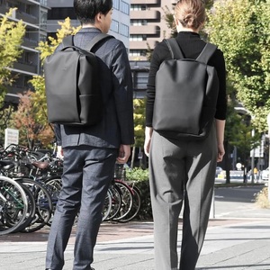 Sac à dos pour ordinateur portable KLON avec revêtement mat et pochettes - Product Image 2