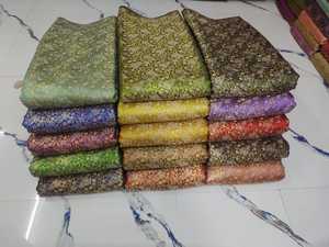 Tissu de soie brocart luxueux, aux motifs tissés riches et à la texture élégante, idéal pour les saris, la décoration et l'artisanat. - Product Image 5