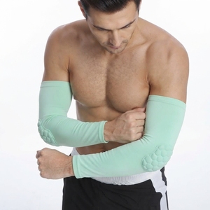 Protector de codo transpirable para hombre, funda de compresión, protector de brazo para deportes de baloncesto, licra fina, apto para todas las estaciones - Product Image 6