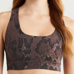 Soutien-gorge de sport grande taille pour femme, haute performance, avec logo frontal, sans coutures, séchage rapide, respirant, idéal pour le yoga et la gym – Tendance actuelle et de haute qualité - Product Image 1