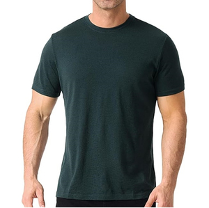 T-shirts pour hommes en coton biologique à coupe classique, imprimés avec un logo personnalisé - Vêtements durables - Product Image 1