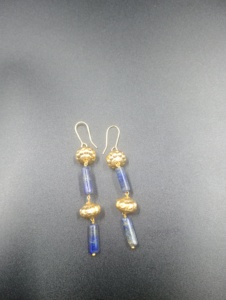 Pendientes de Aro Minimalistas Amaira Jewels, Chapados en Oro, con Perlas de Agua Salada, Diseño para Parejas, Corte Brillante, Color Azul Fantasía, para Uso Diario Femenino - Product Image 5